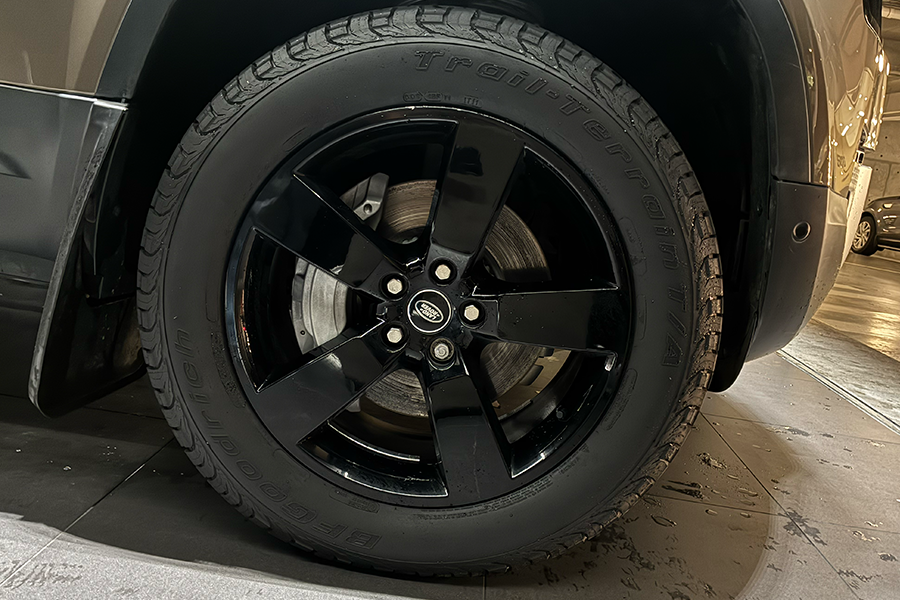 DEFENDER 110 D300 HSE